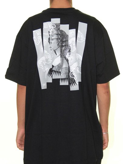 Camiseta Masculina Blunt Queen Displacement Manga Curta - Preto
