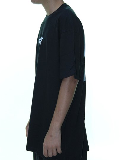 Camiseta Masculina Blunt Queen Displacement Manga Curta - Preto