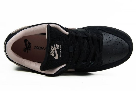 Tenis Feminino Nike Sb Dunk Low Pro Solado de borracha vulcanizado Cor Black/Washed Coral