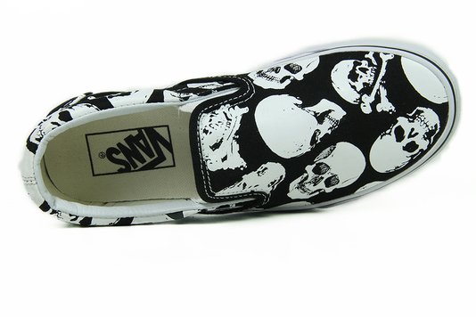 Tênis Feminino Vans Classic Slip On (Skulls) - Black/White