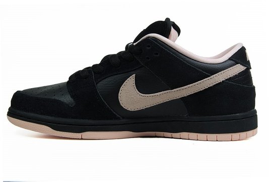 Tenis Feminino Nike Sb Dunk Low Pro Solado de borracha vulcanizado Cor Black/Washed Coral