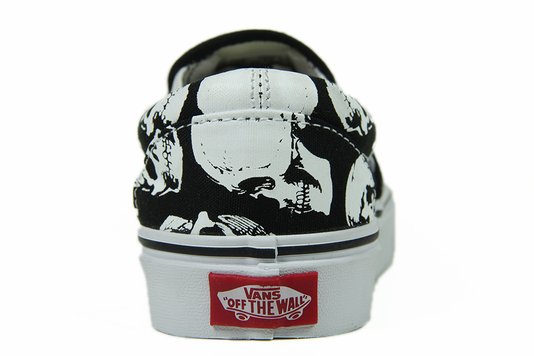 Tênis Feminino Vans Classic Slip On (Skulls) - Black/White