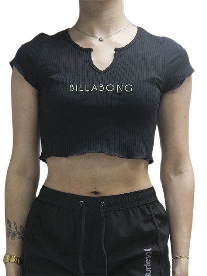 Blusinha Feminina Billabong Notch Manga Curta Estampada - Preto