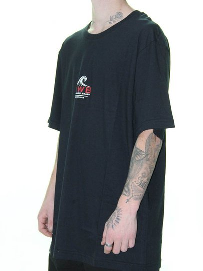 Camiseta Masculina BWB Logo Mini Chest Manga Curta Estampada - Preto