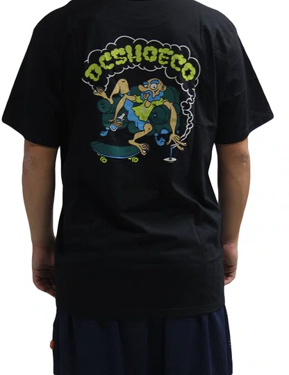 Camiseta Masculina Dc Couch Chilling Manga Curta Estampada - Preto