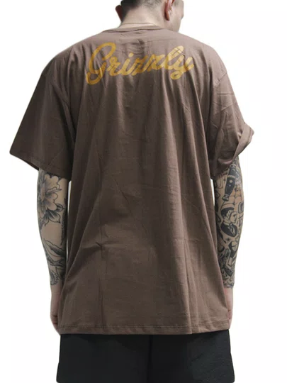 Camiseta Masculina Grizzly Back Script Logo Manga Curta Estampada - Marrom
