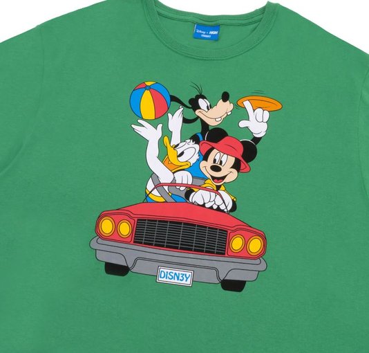 Camiseta Masculina High x Disney Holiday Manga Curta Estampada - Verde