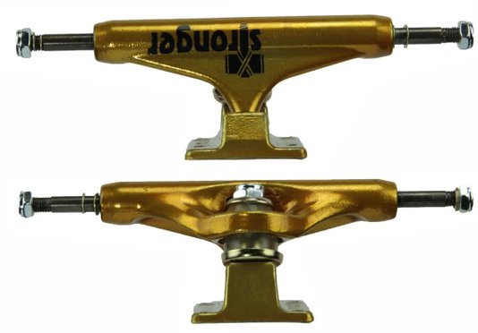 Kit Skate Montado = Shape Possible, Truck Stronge, Roda Bones, Rolamento Everlong, Parafuso Kronik, Lixa Grizzly