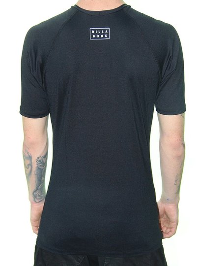 Lycra Masculina Billabong Surf Arch Wave Manga Curta - Preto
