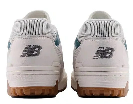 Tênis Feminino New Balance 550 - Bege Claro/Verde Escuro