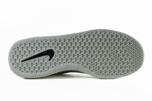 Tênis Masculino Nike SB Nyjah Free 2 Summit - White/Black