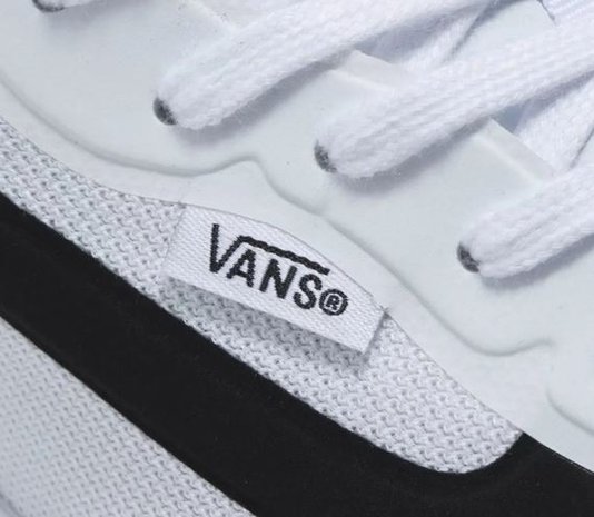 Tênis Masculino Vans Ultrarange Exo - White/Black