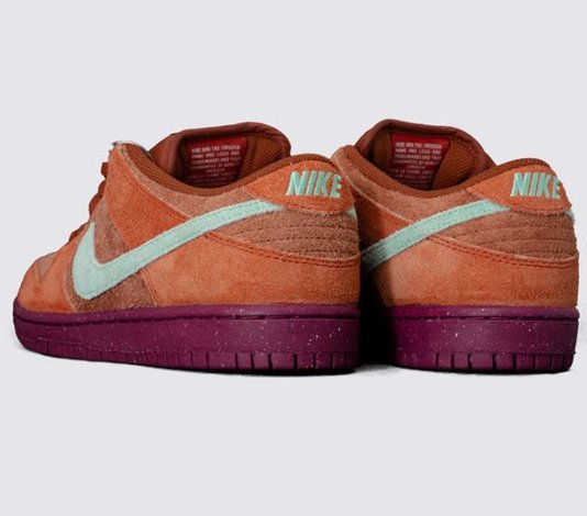 Tênis Masculino Nike SB Dunk Low Pro PRM - Mystic Red/Emerald Rise